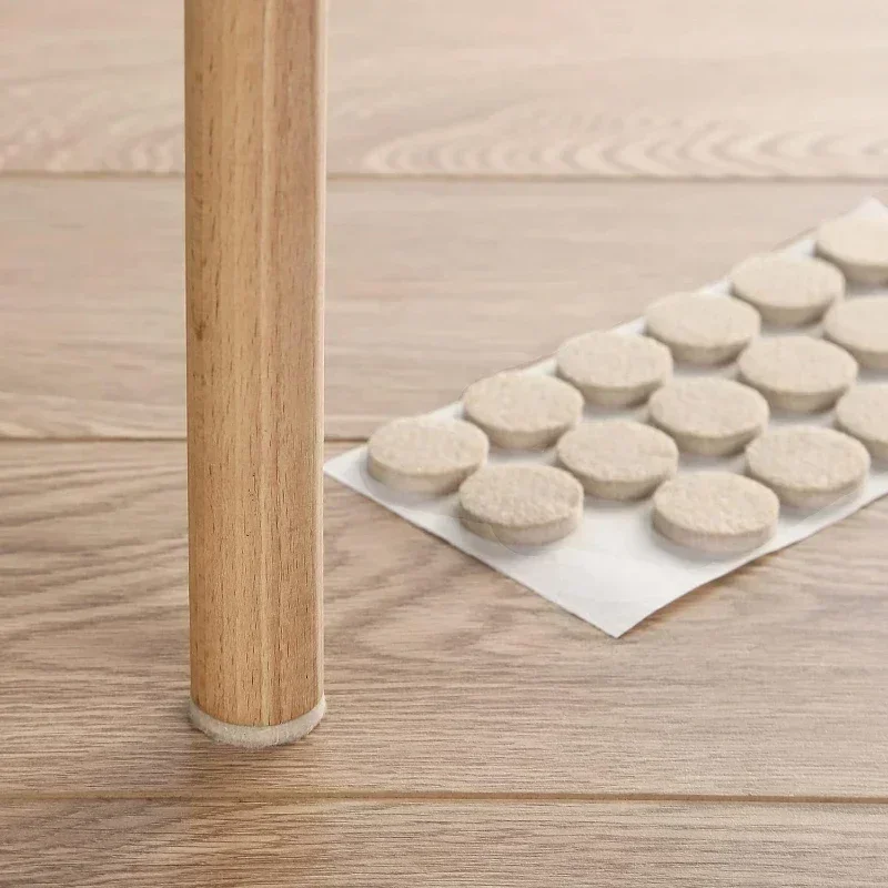 360/18Pcs Felt Chair Leg Pads  - Outdoor Furniture Leg Protectors のレビューと価格